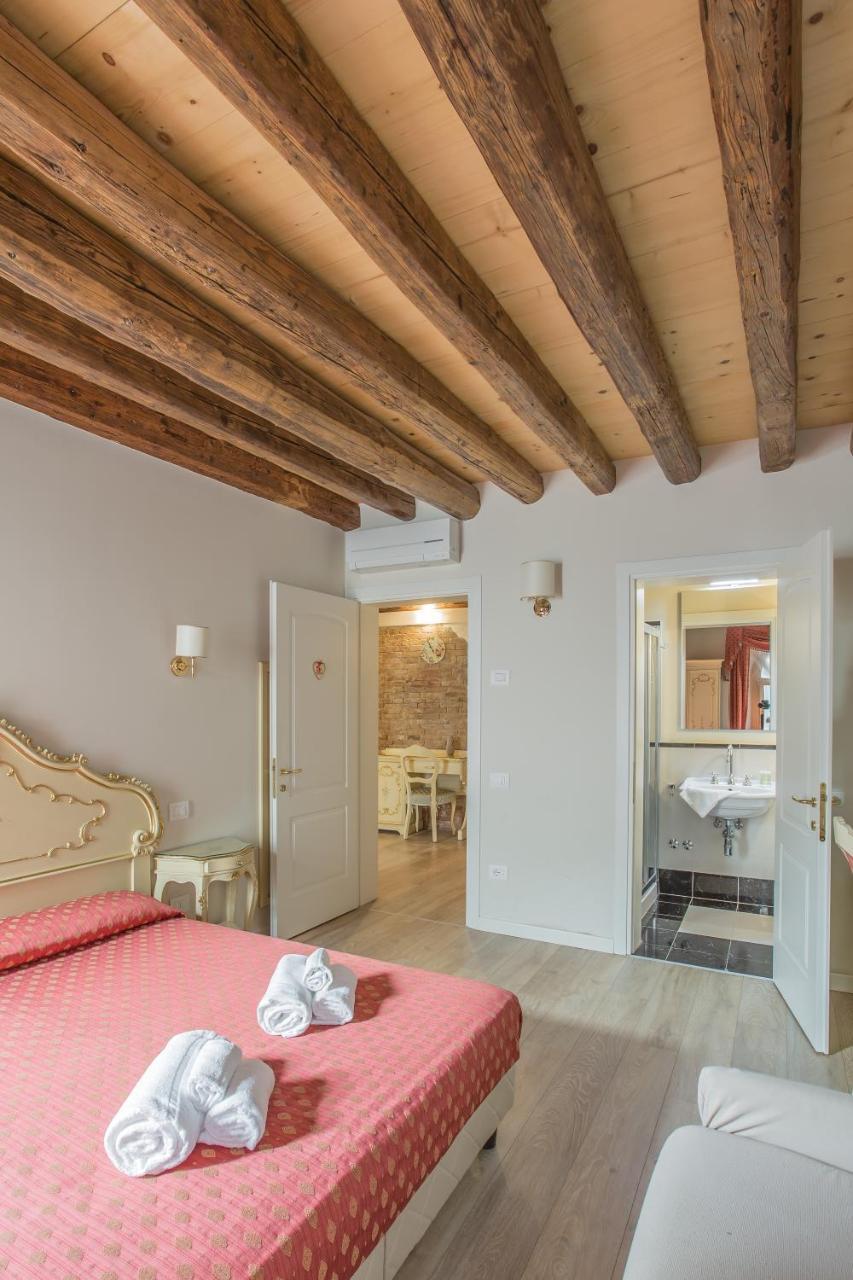 Uncharted - Ca' Santa Croce Appartement
